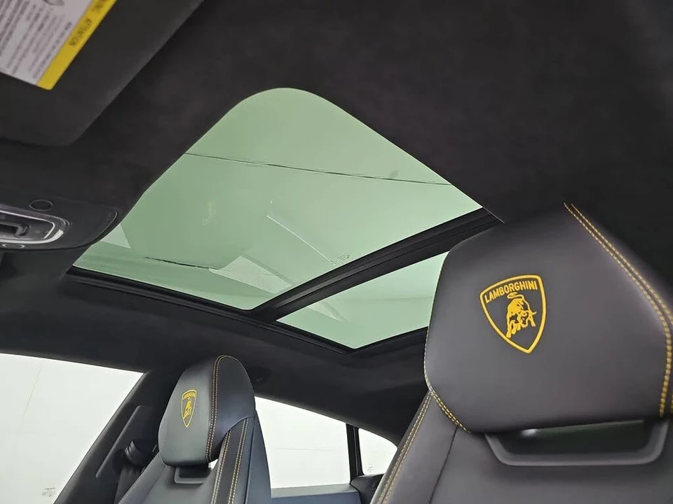 2020 Lamborghini Urus - Image 27 of 31