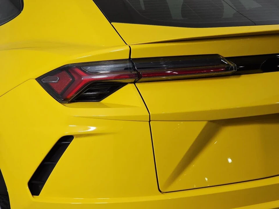 2020 Lamborghini Urus - Image 29 of 31