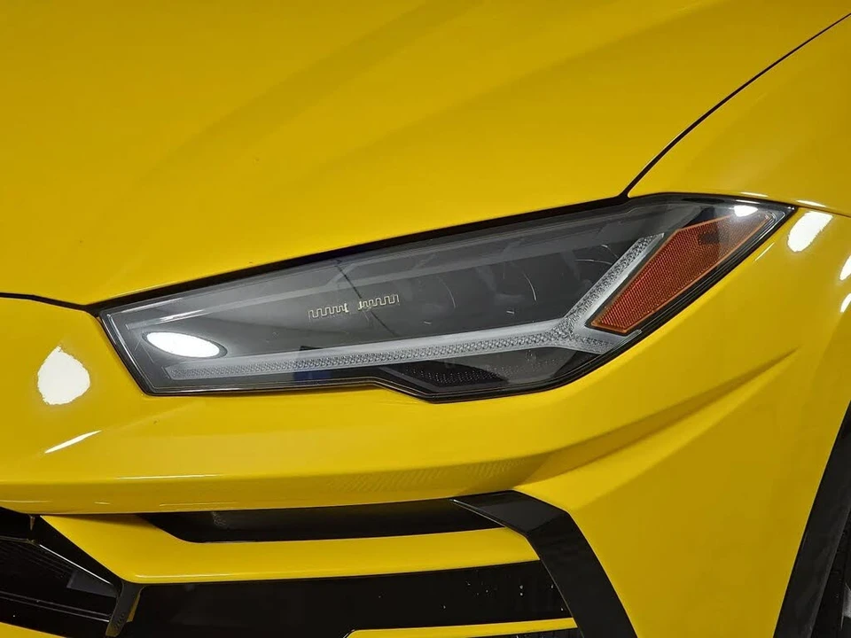2020 Lamborghini Urus - Image 28 of 31