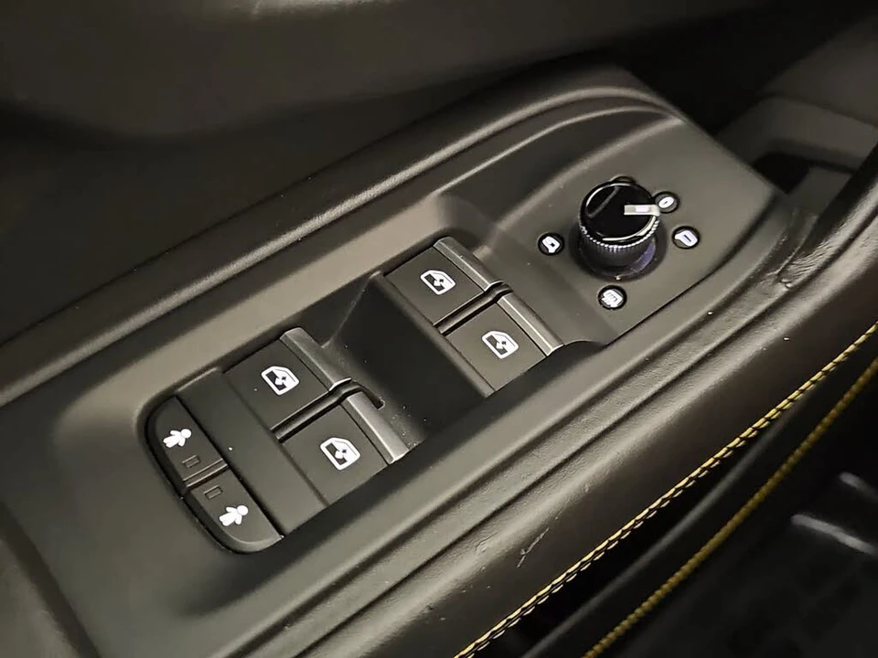 2020 Lamborghini Urus - Image 25 of 31