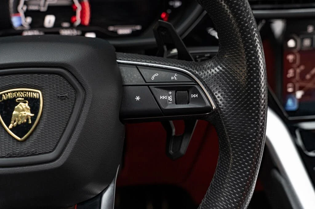 2020 Lamborghini Urus - Image 26 of 31