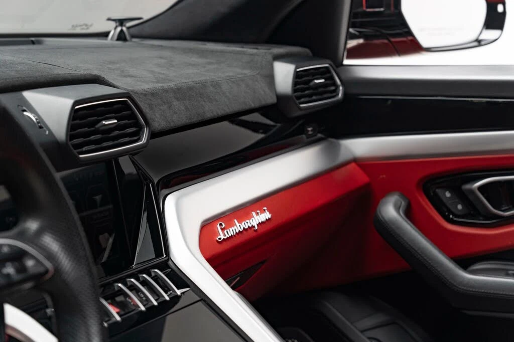 2020 Lamborghini Urus - Image 29 of 31