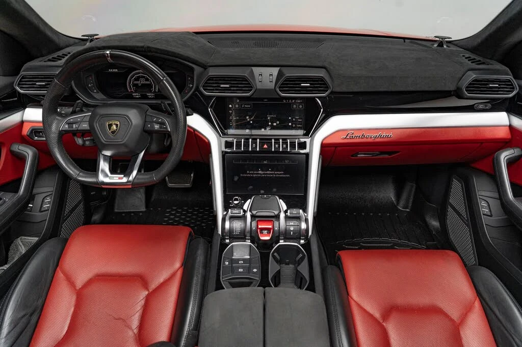 2020 Lamborghini Urus - Image 2 of 31