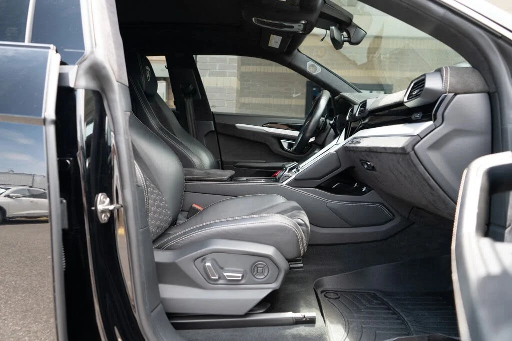 2020 Lamborghini Urus - Image 19 of 31