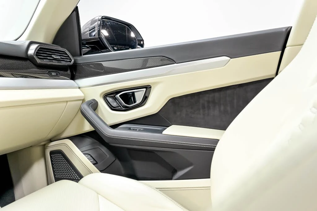 2020 Lamborghini Urus - Image 16 of 31