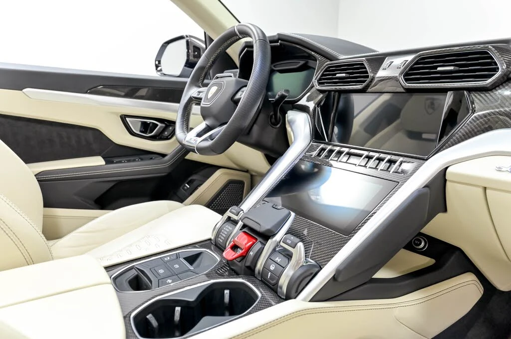 2020 Lamborghini Urus - Image 29 of 31