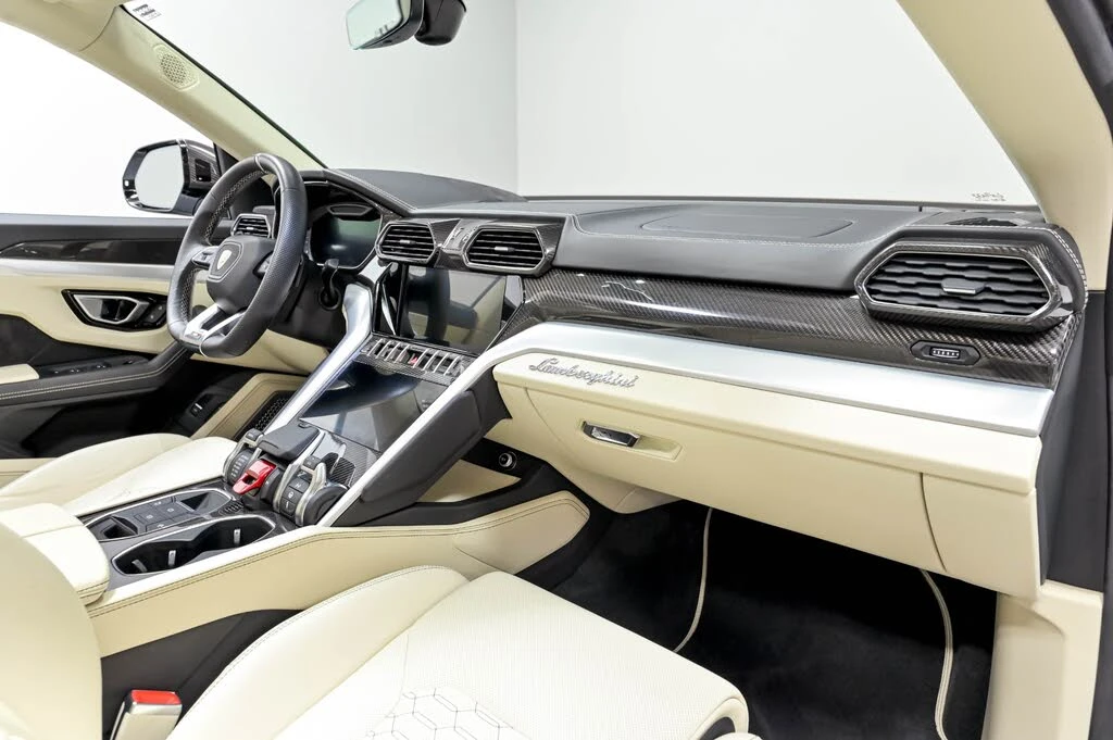 2020 Lamborghini Urus - Image 30 of 31