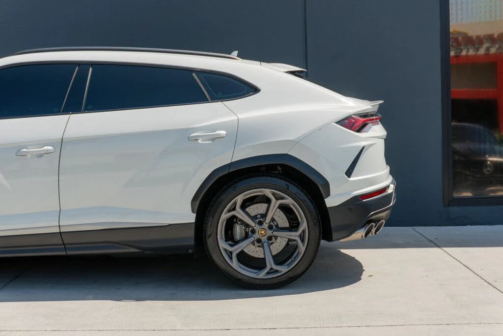 2020 Lamborghini Urus - Image 13 of 31