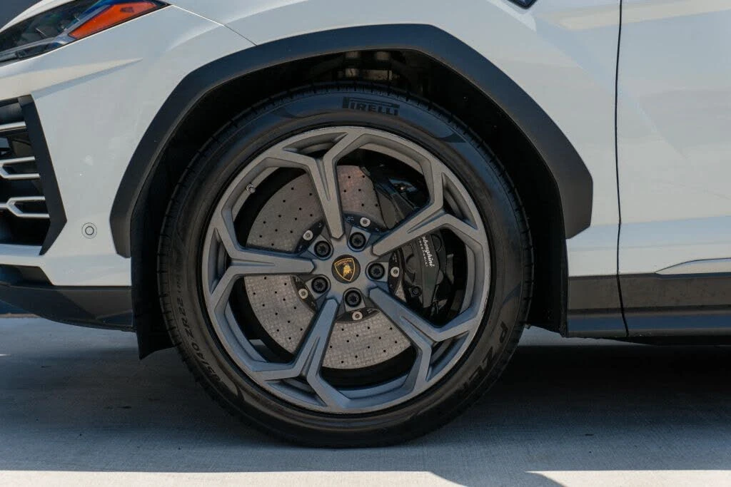 2020 Lamborghini Urus - Image 11 of 31