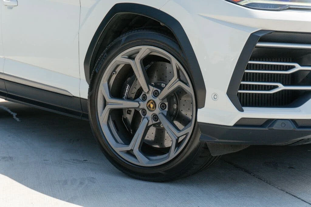 2020 Lamborghini Urus - Image 28 of 31