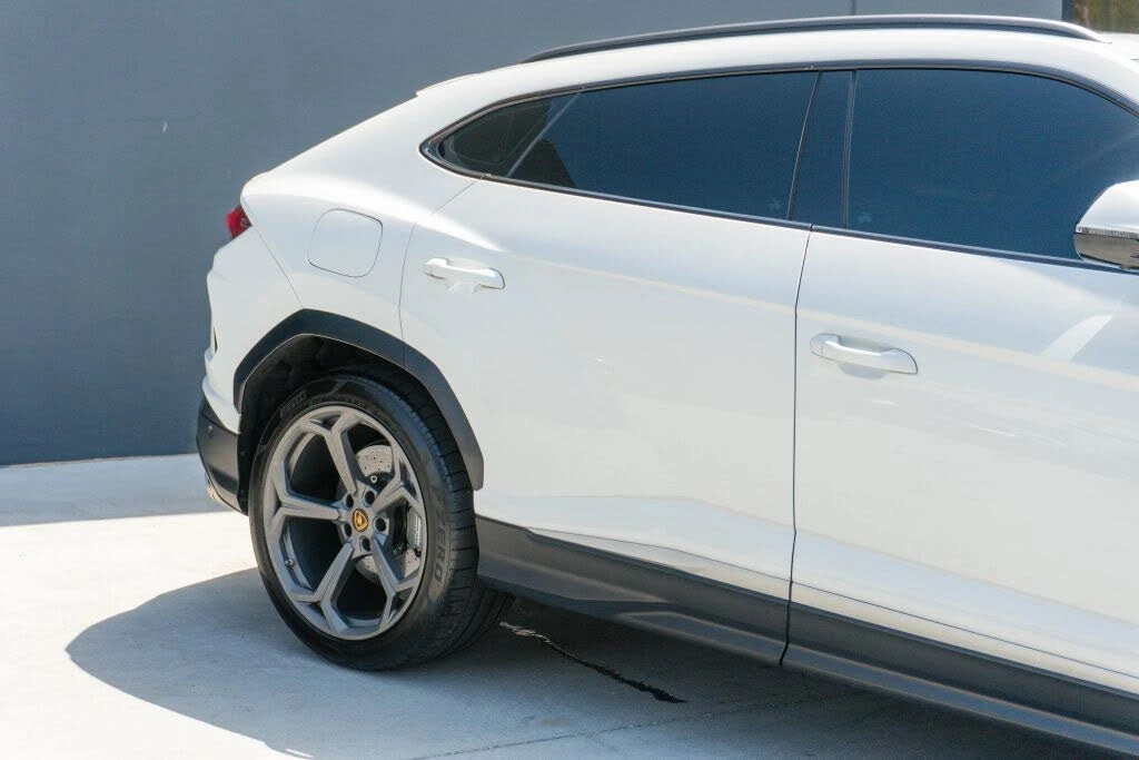 2020 Lamborghini Urus - Image 29 of 31
