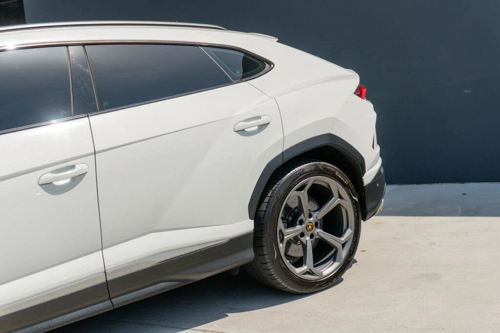 2020 Lamborghini Urus - Image 19 of 31