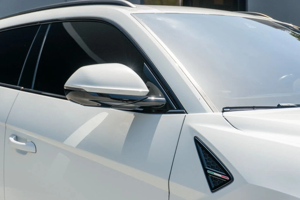2020 Lamborghini Urus - Image 26 of 31