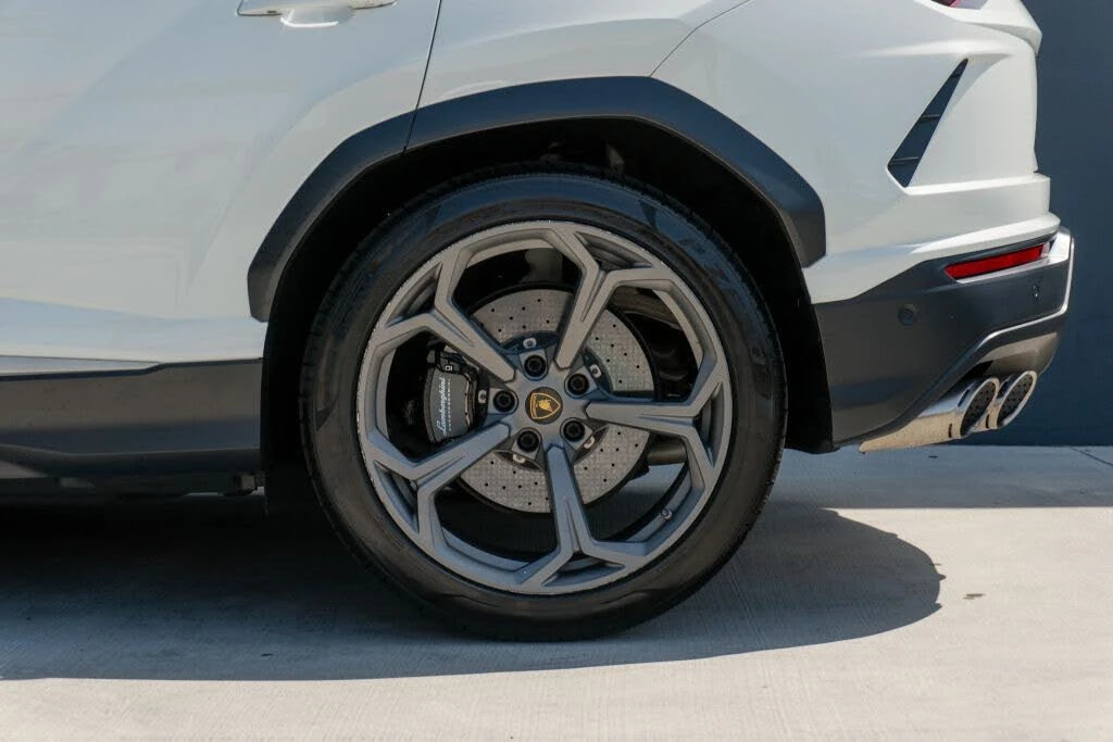 2020 Lamborghini Urus - Image 14 of 31
