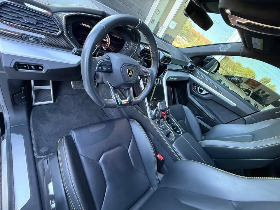 2020 Lamborghini Urus - Image 29 of 31