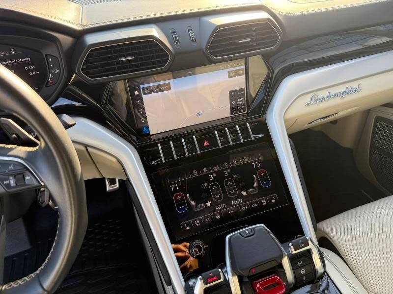 2020 Lamborghini Urus - Image 12 of 29