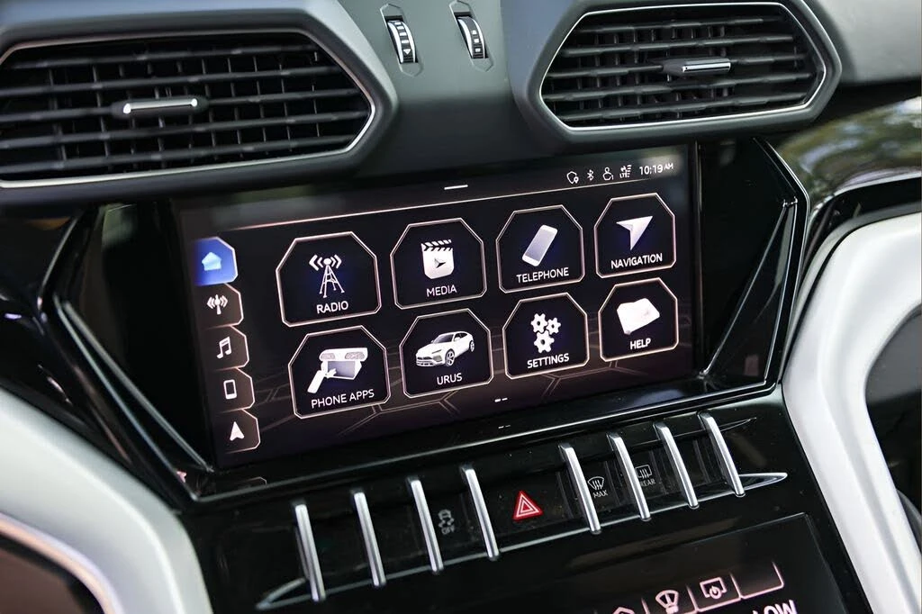 2020 Lamborghini Urus - Image 17 of 31