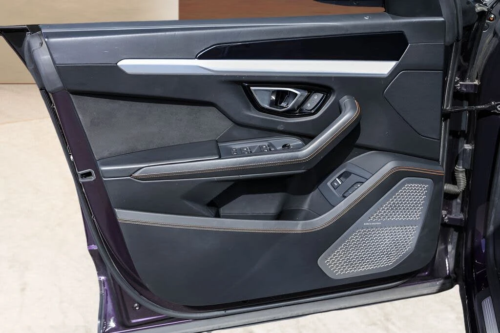 2020 Lamborghini Urus - Image 27 of 31