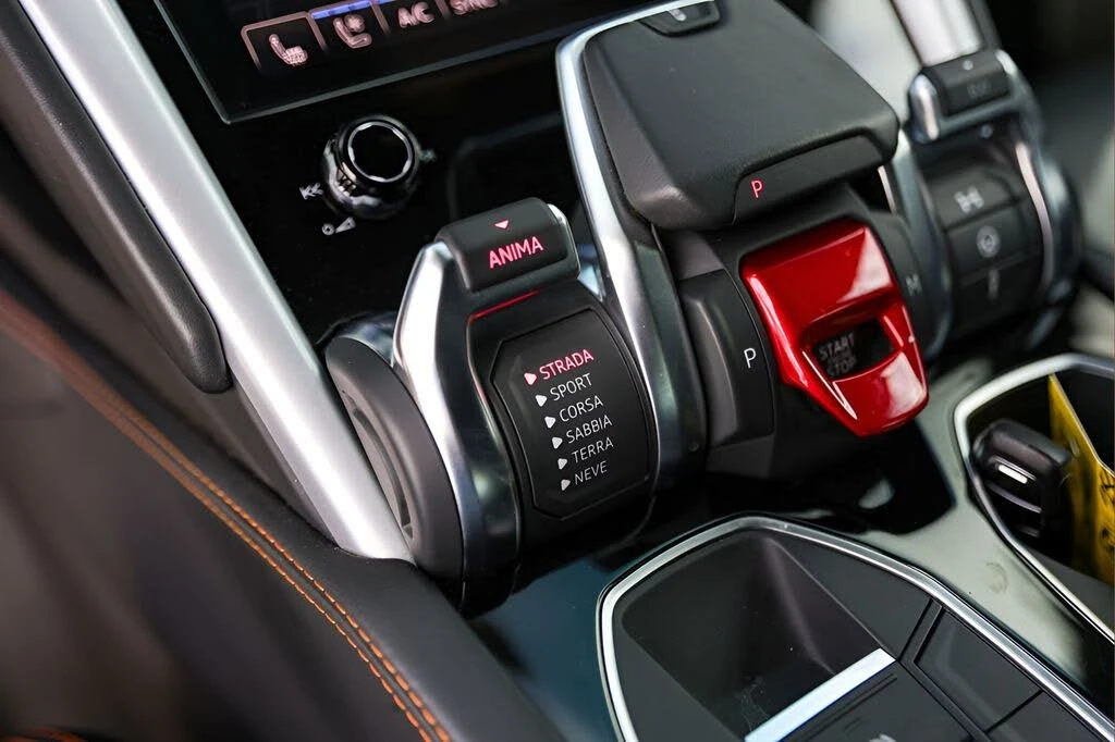 2020 Lamborghini Urus - Image 20 of 31