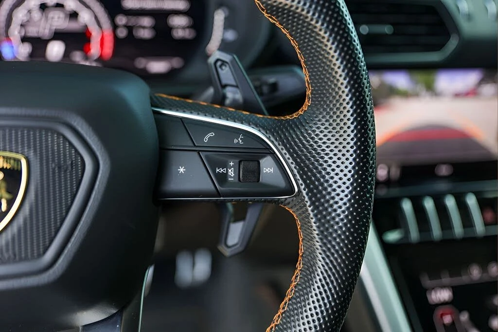 2020 Lamborghini Urus - Image 13 of 31
