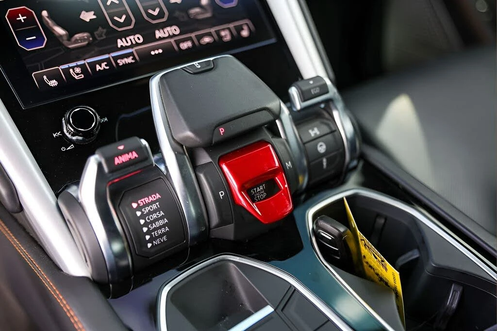 2020 Lamborghini Urus - Image 22 of 31