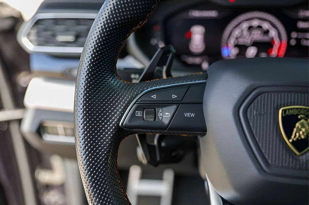 2020 Lamborghini Urus - Image 14 of 31
