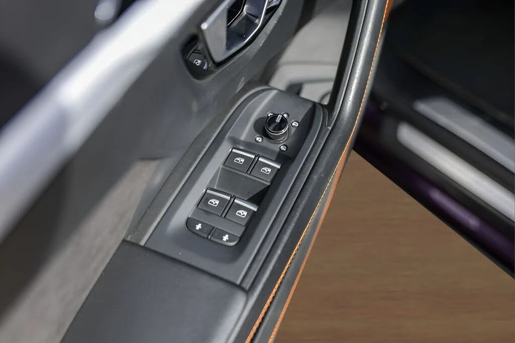 2020 Lamborghini Urus - Image 26 of 31