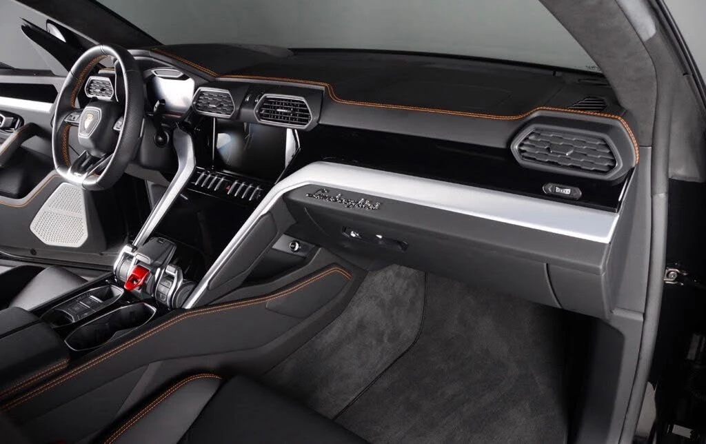 2020 Lamborghini Urus - Image 9 of 11