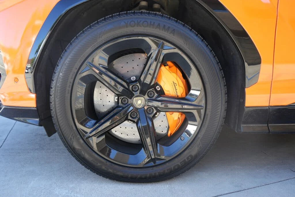 2020 Lamborghini Urus - Image 13 of 28
