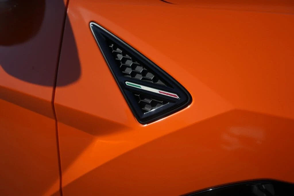 2020 Lamborghini Urus - Image 11 of 28