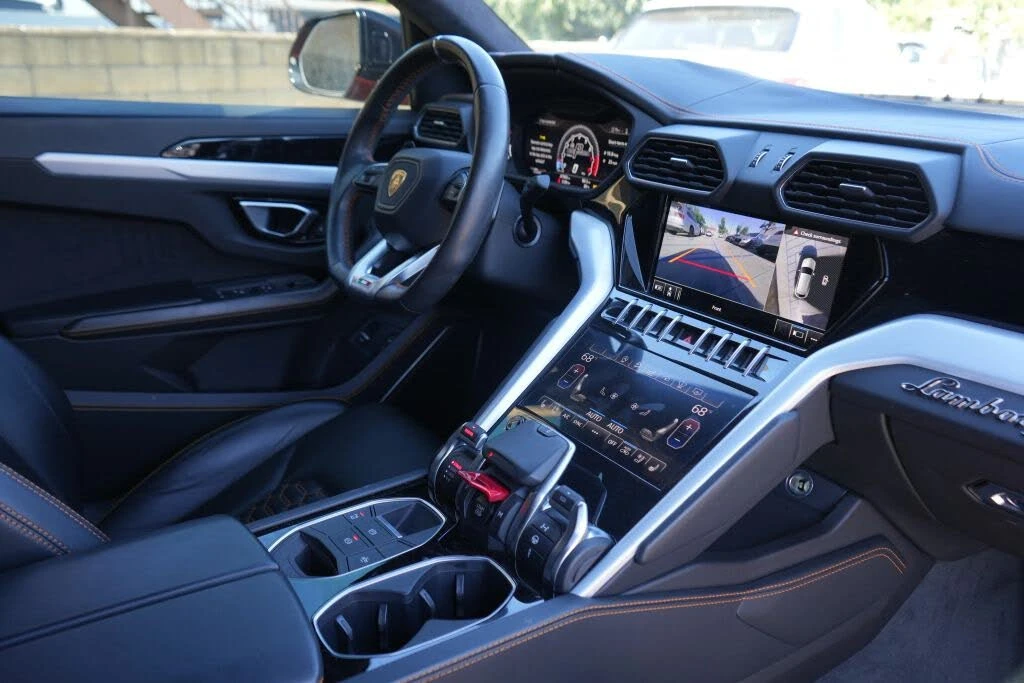 2020 Lamborghini Urus - Image 26 of 28