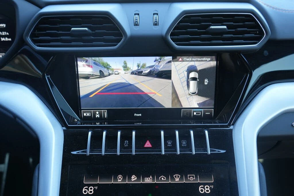 2020 Lamborghini Urus - Image 23 of 28