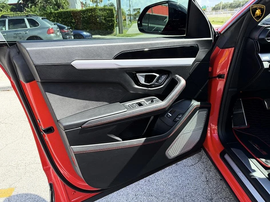 2020 Lamborghini Urus - Image 26 of 31