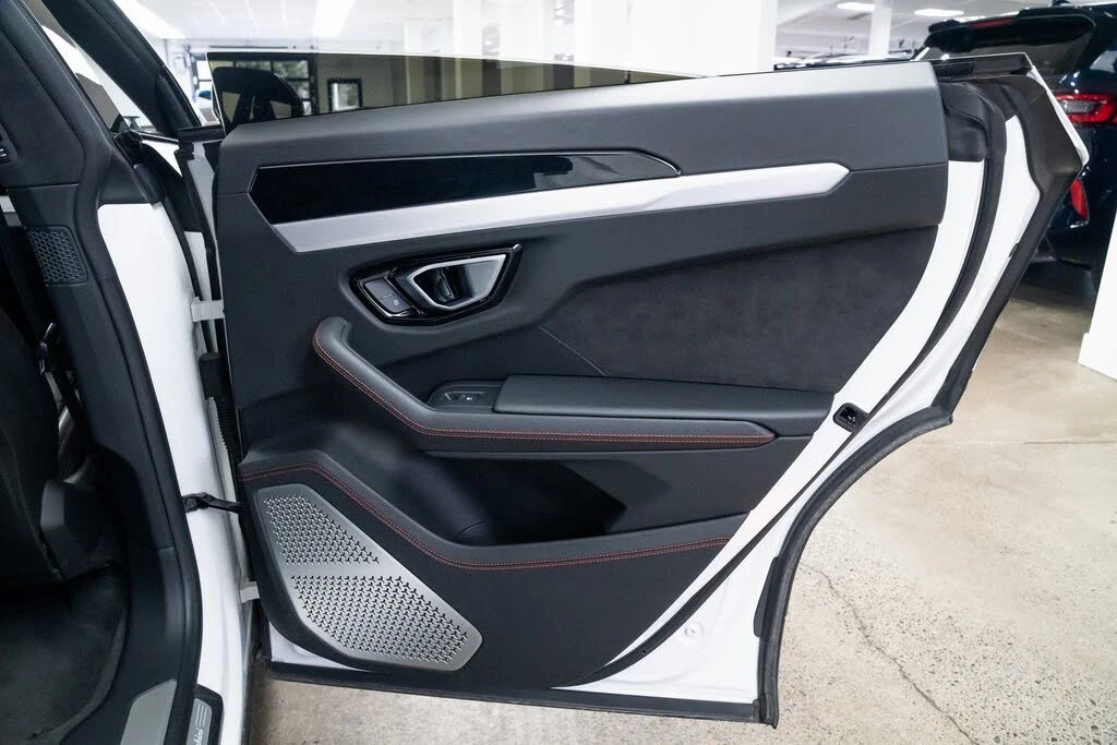 2020 Lamborghini Urus - Image 24 of 29