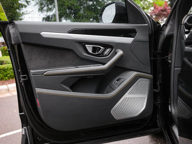 2020 Lamborghini Urus - Image 13 of 31
