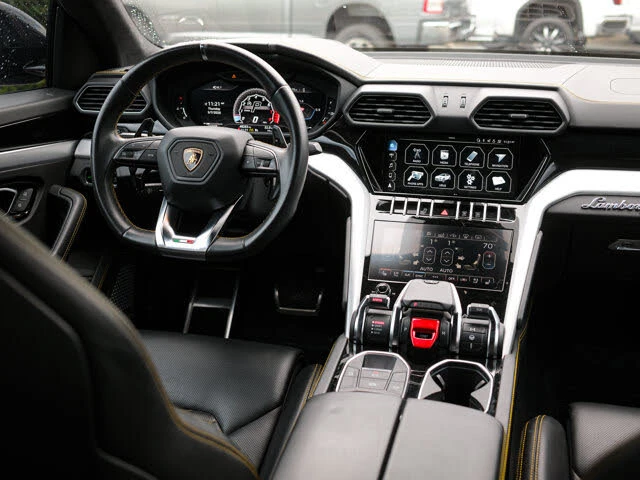 2020 Lamborghini Urus - Image 30 of 31