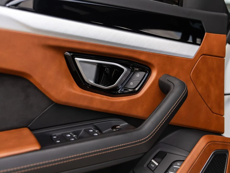 2020 Lamborghini Urus - Image 22 of 31