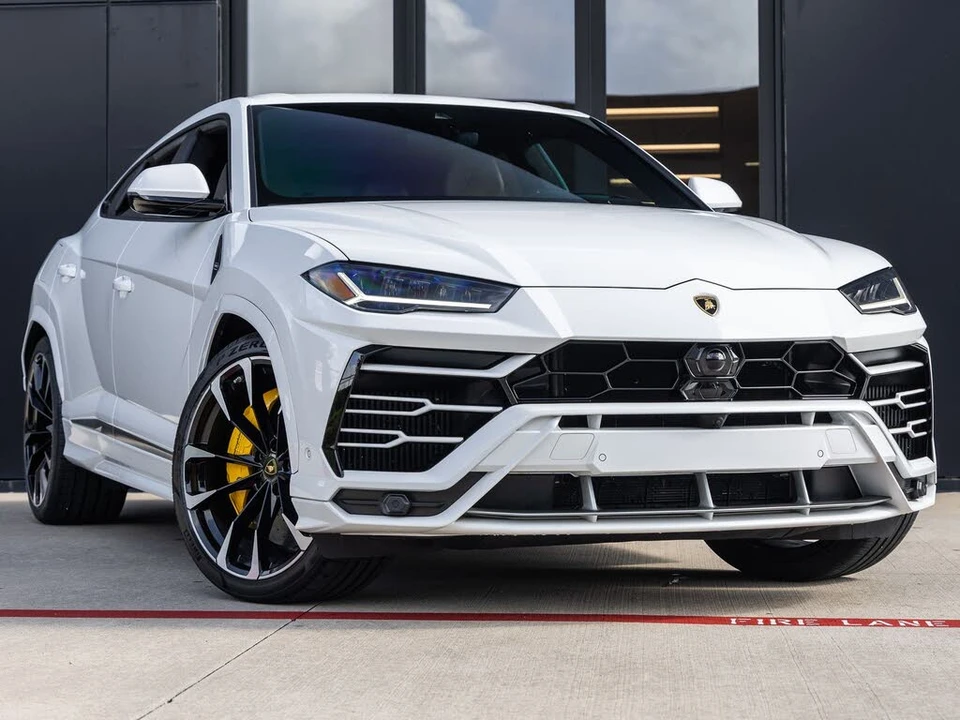 2020 Lamborghini Urus - Image 2 of 31