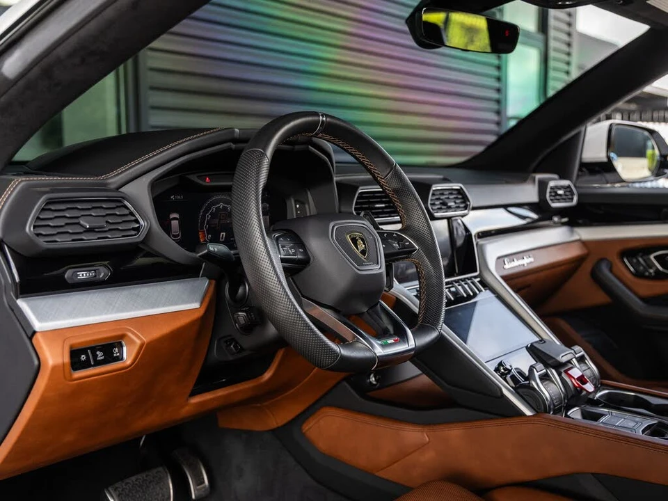 2020 Lamborghini Urus - Image 28 of 31