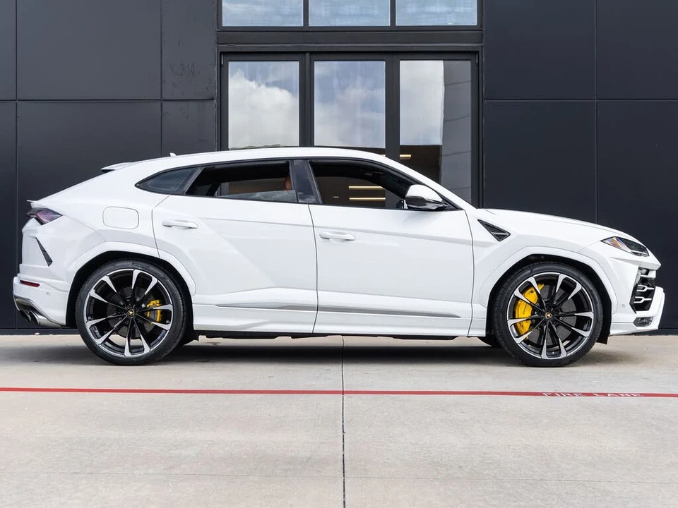 2020 Lamborghini Urus - Image 10 of 31