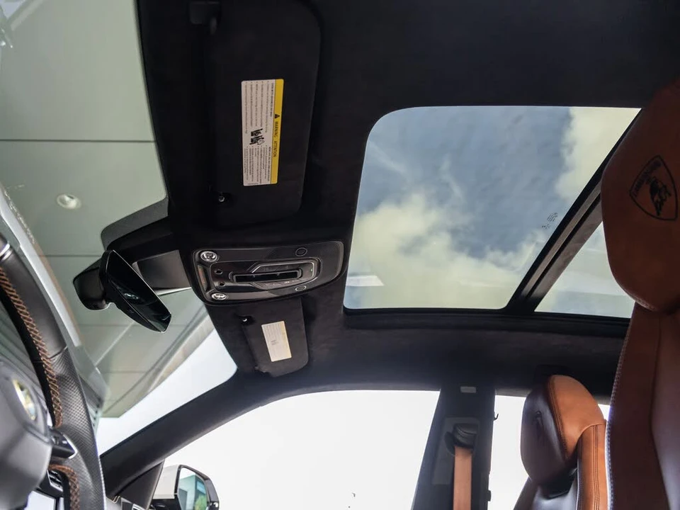 2020 Lamborghini Urus - Image 24 of 31