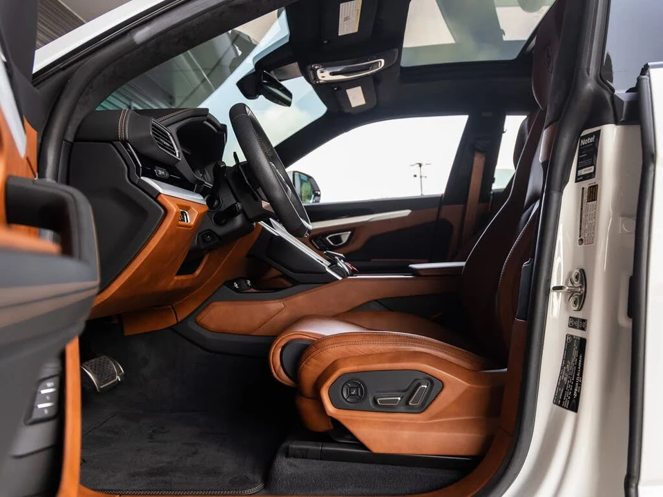 2020 Lamborghini Urus - Image 23 of 31