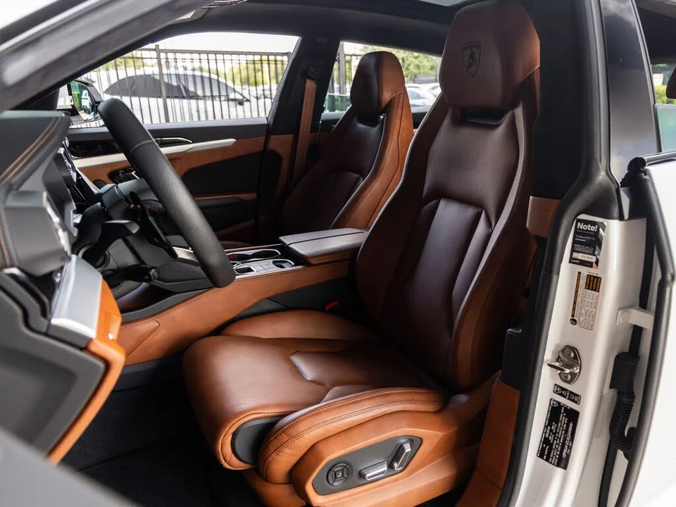 2020 Lamborghini Urus - Image 26 of 31