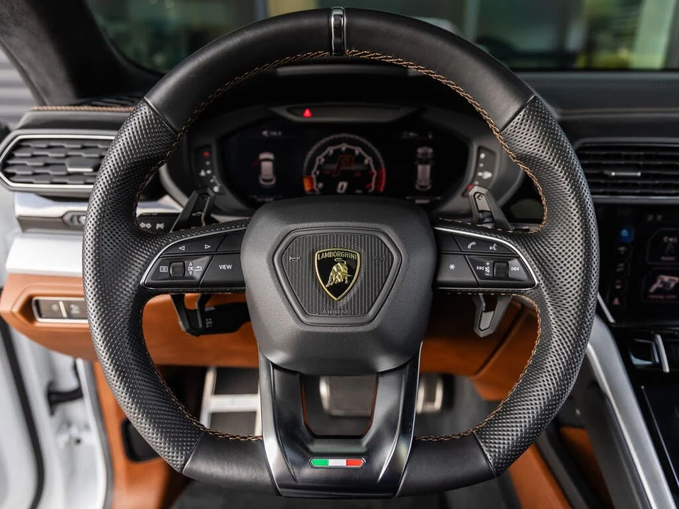 2020 Lamborghini Urus - Image 30 of 31