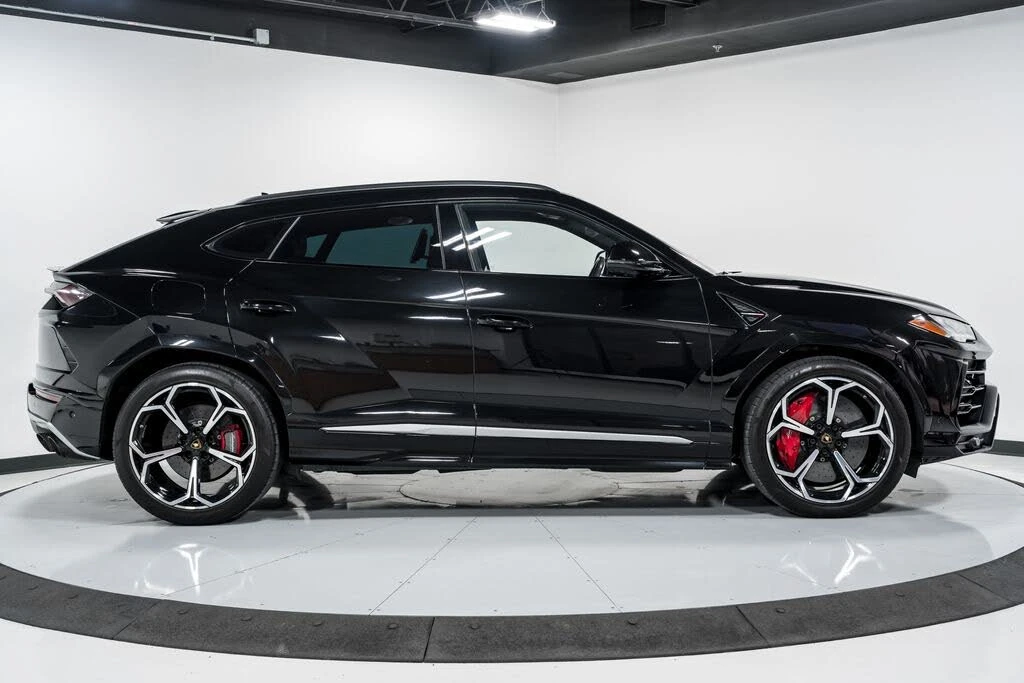 2020 Lamborghini Urus - Image 2 of 31