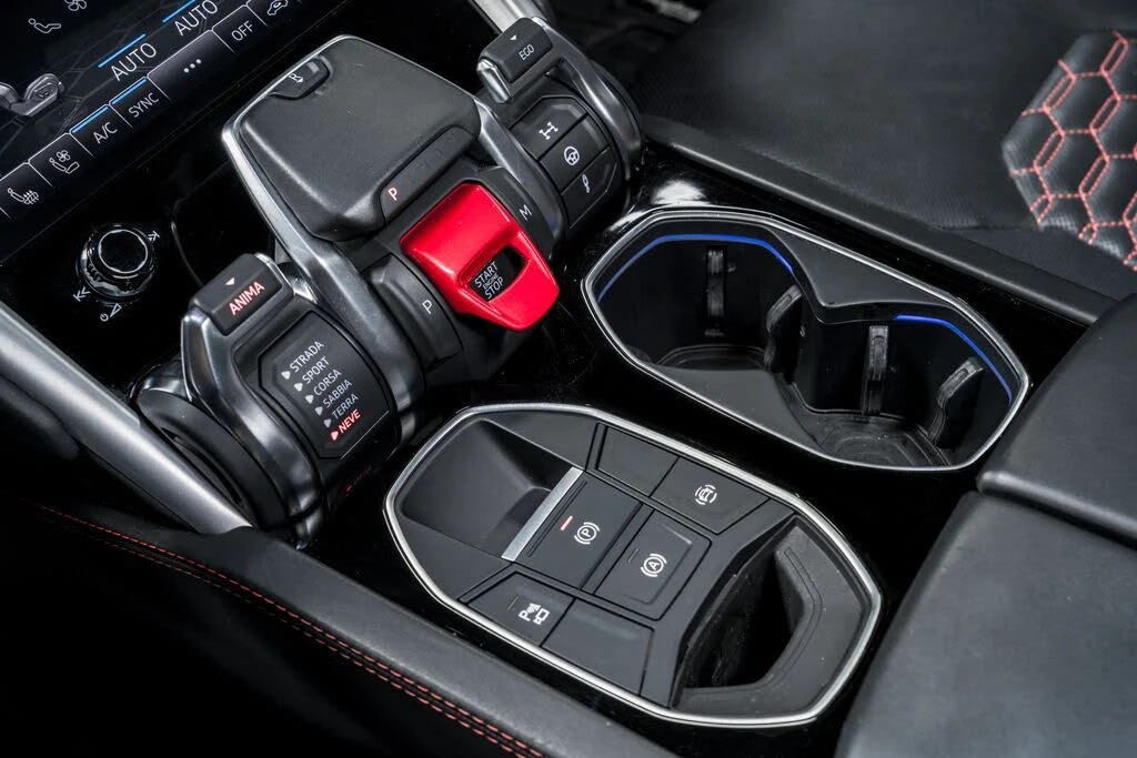 2020 Lamborghini Urus - Image 28 of 31