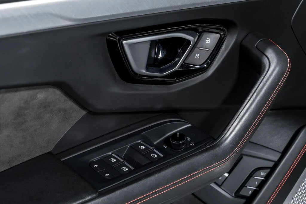 2020 Lamborghini Urus - Image 10 of 31