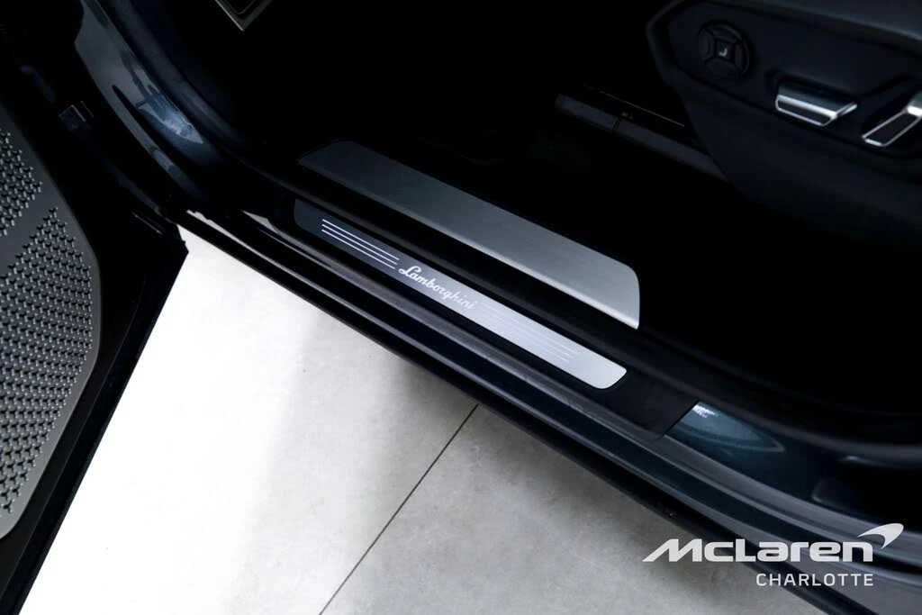 2020 Lamborghini Urus - Image 16 of 31