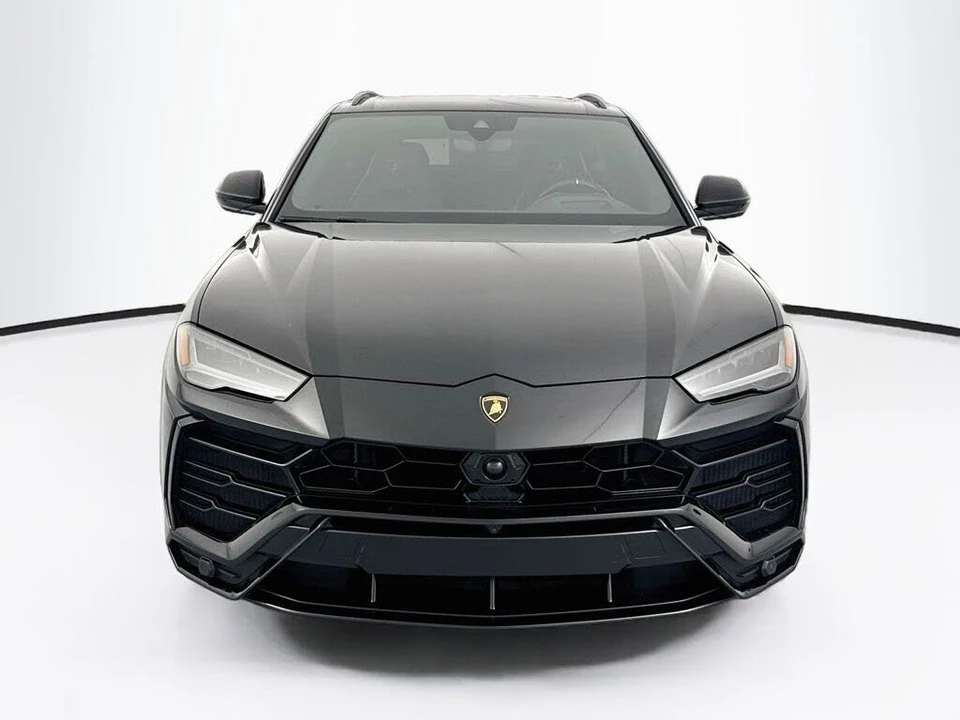 2020 Lamborghini Urus - Image 2 of 31