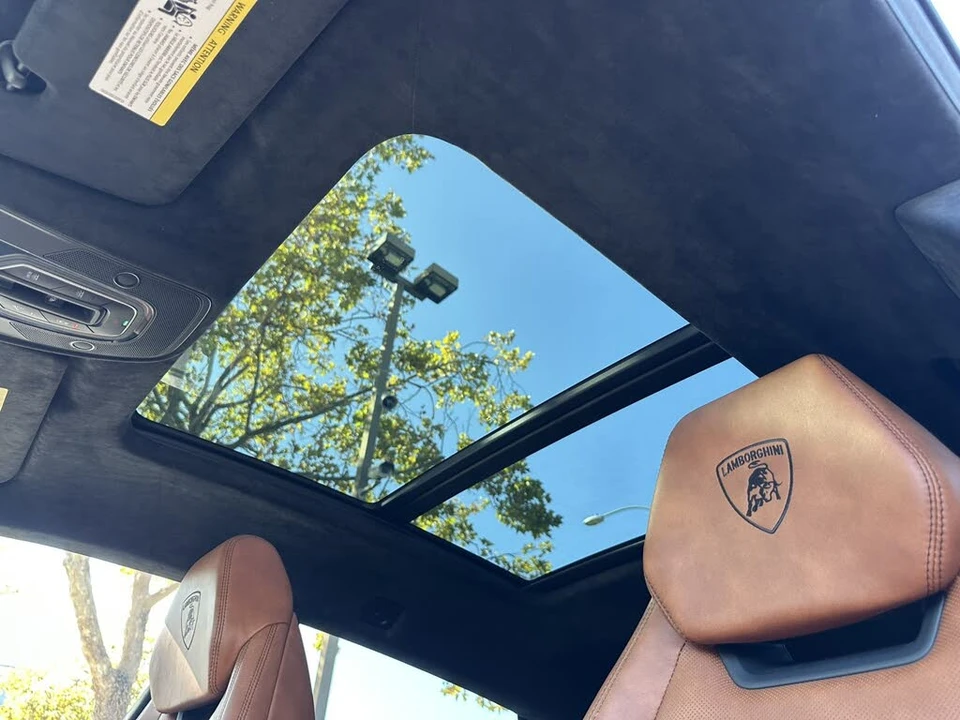 2020 Lamborghini Urus - Image 28 of 30